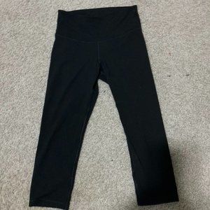 Old Navy Elevate Cropped Leggings
